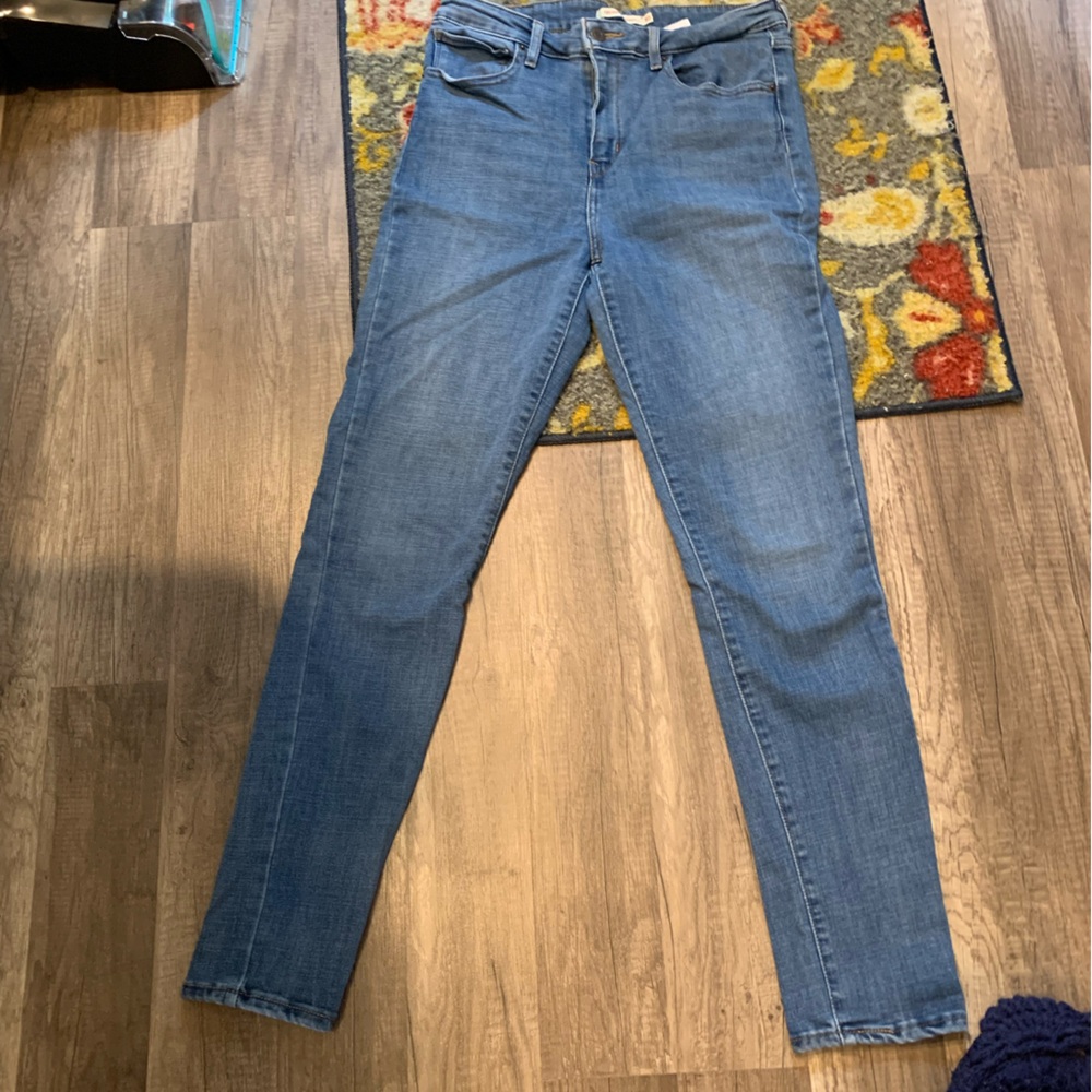 Levi’s 721 High Rise Women’s Skinny Jeans